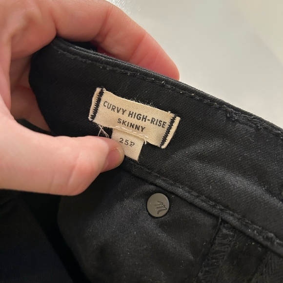 Madewell Curvy High-Rise Skinny in Black Forest - Picture 5 of 8